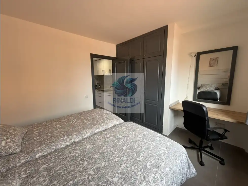 Habitación de Apartamento en venta en La Oliva con Terraza, Piscina y Amueblado