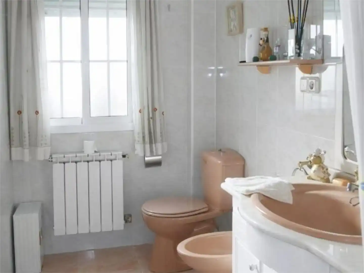 Bathroom of Flat for sale in Boqueixón  with Private garden, Storage room and Furnished