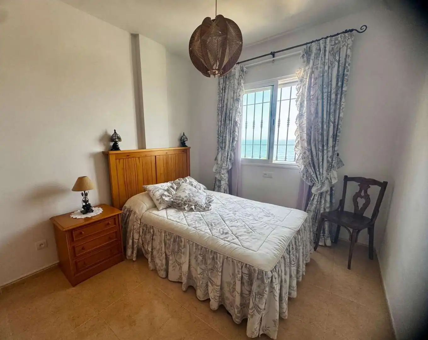 Habitación de Casa adosada en venta en Torrox con Aire acondicionado, Piscina y Amueblado