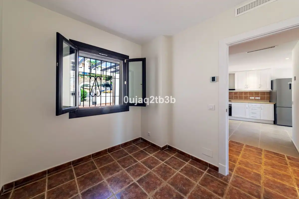 Habitación de Casa adosada de alquiler en Estepona con Aire acondicionado, Jardín privado y Terraza