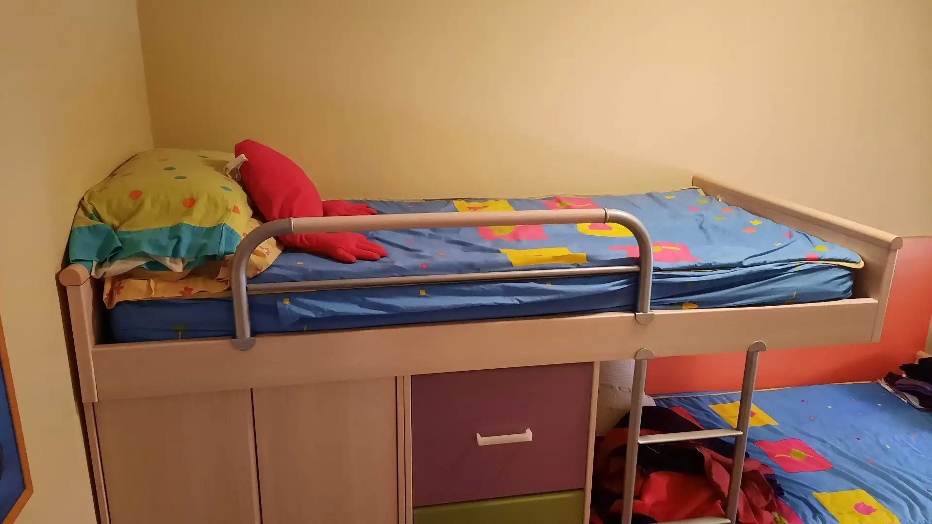 Schlafzimmer von Einfamilien-Reihenhaus zum Verkauf in Vinaròs mit Klimaanlage, Heizung und Privatgarten
