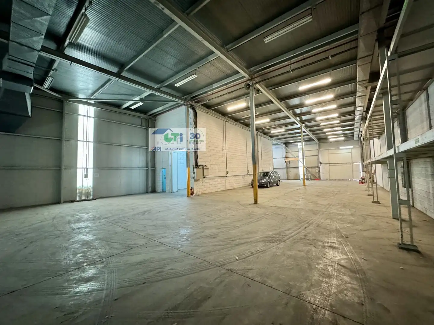 Nau industrial en venda en Zaragoza