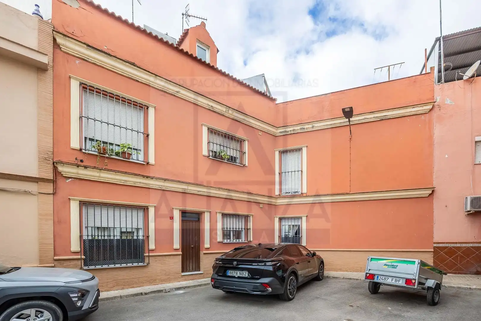 Exterior view of Flat for sale in Camas  with Air Conditioner, Heating and Terrace