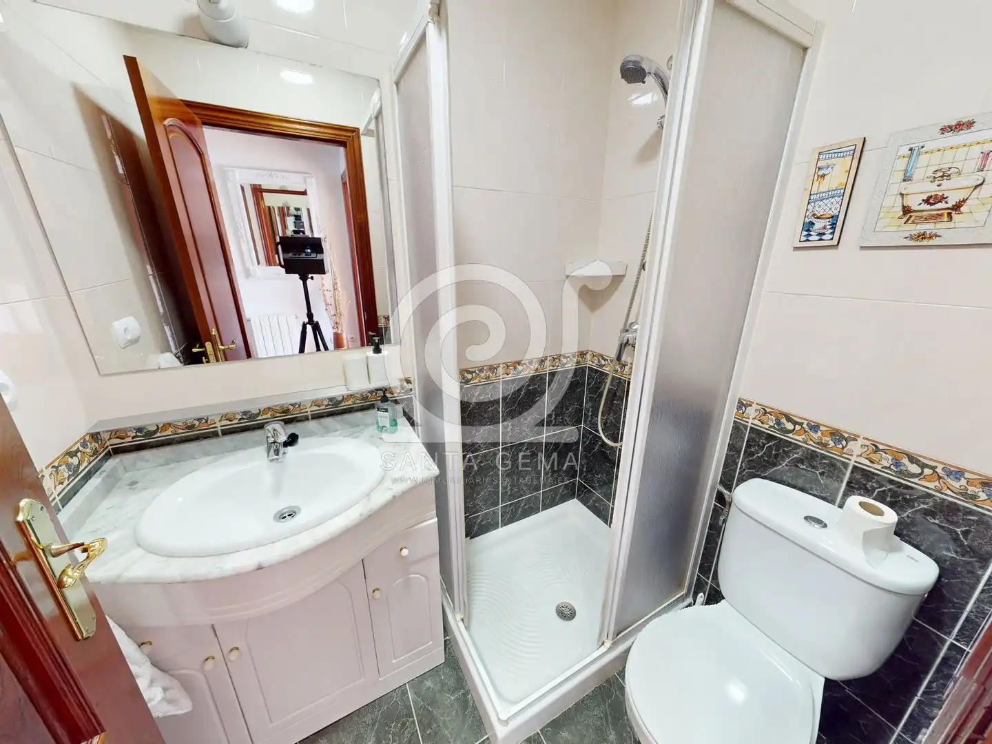 Baño de Ático en venta en Culleredo con Calefacción, Terraza y Trastero