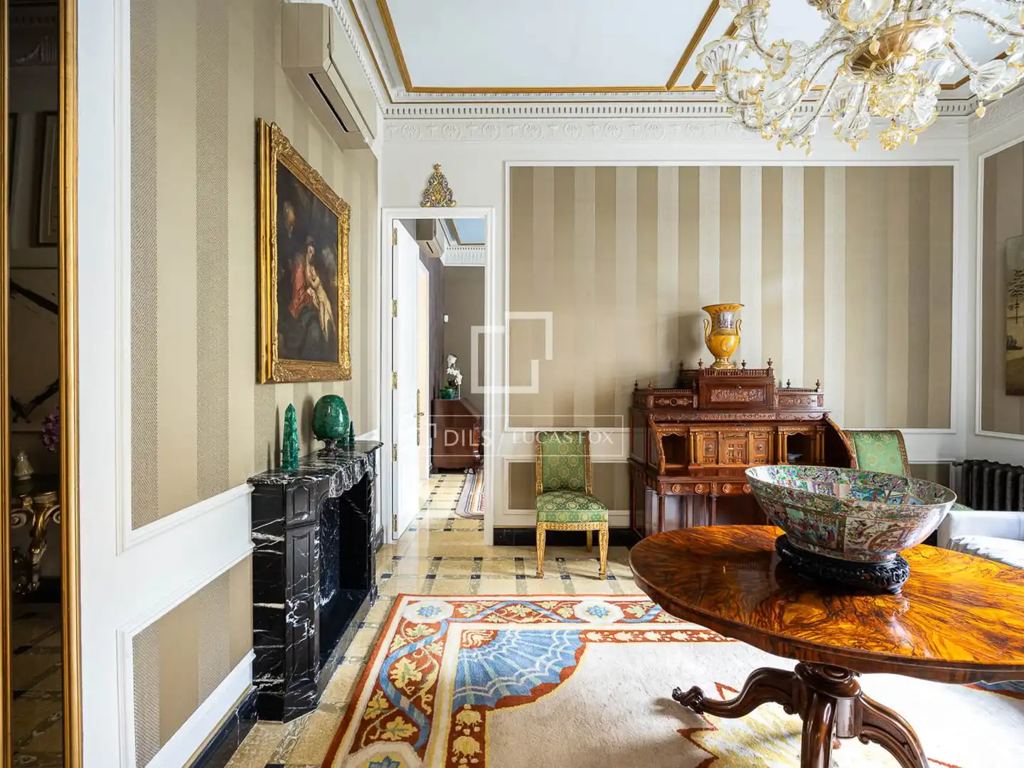 Flat for sale in Barcelona  with Air Conditioner, Heating and Furnished