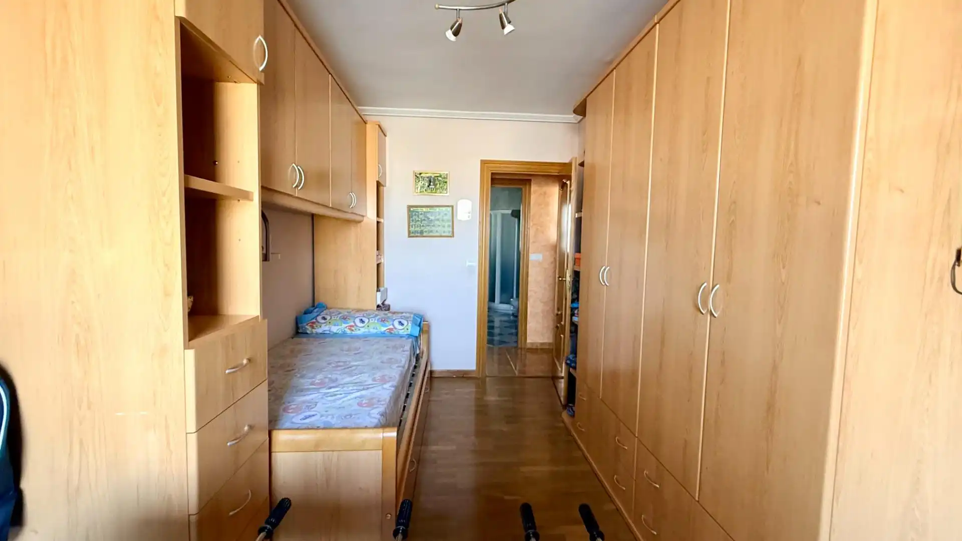 Dormitori de Pis en venda en Montemayor de Pililla amb Aire condicionat, Calefacció i Moblat