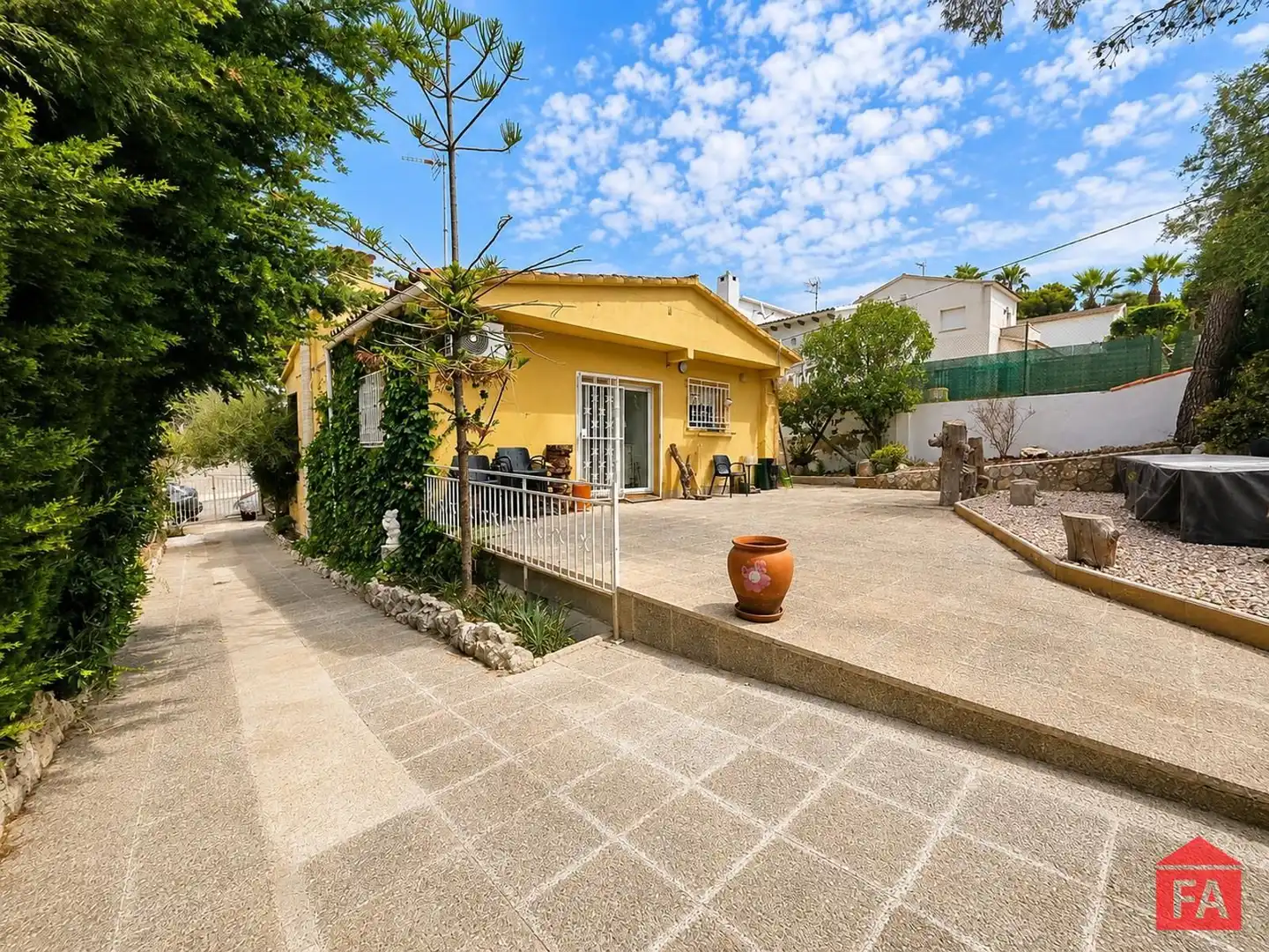 Vista exterior de Casa o xalet en venda en El Vendrell amb Aire condicionat, Calefacció i Traster