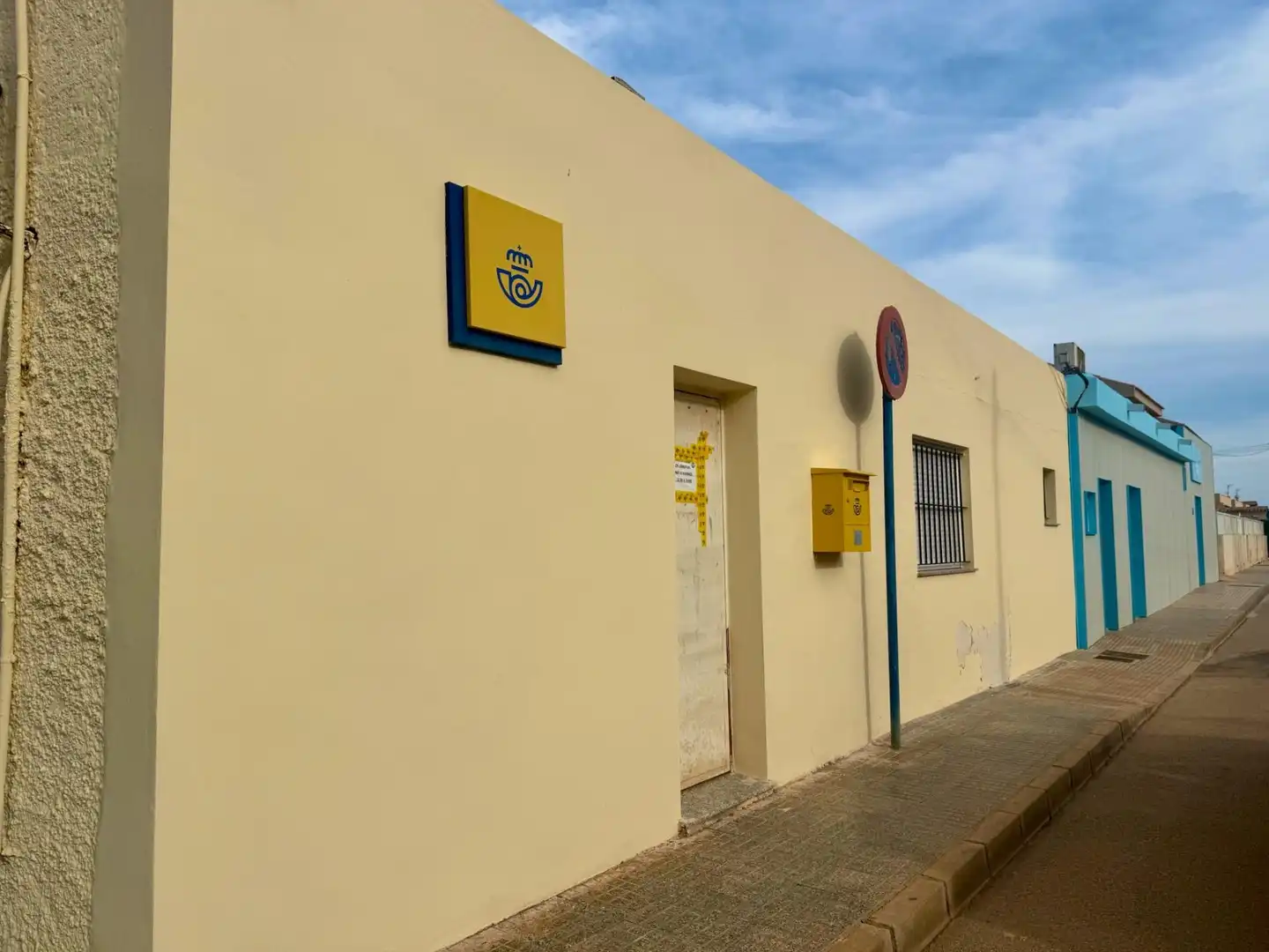 Vista exterior de Casa adosada en venda en Cartagena amb Jardí privat, Terrassa i Traster