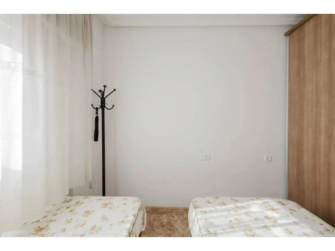 Habitación de Apartamento en venta en Torrevieja con Aire acondicionado, Calefacción y Terraza