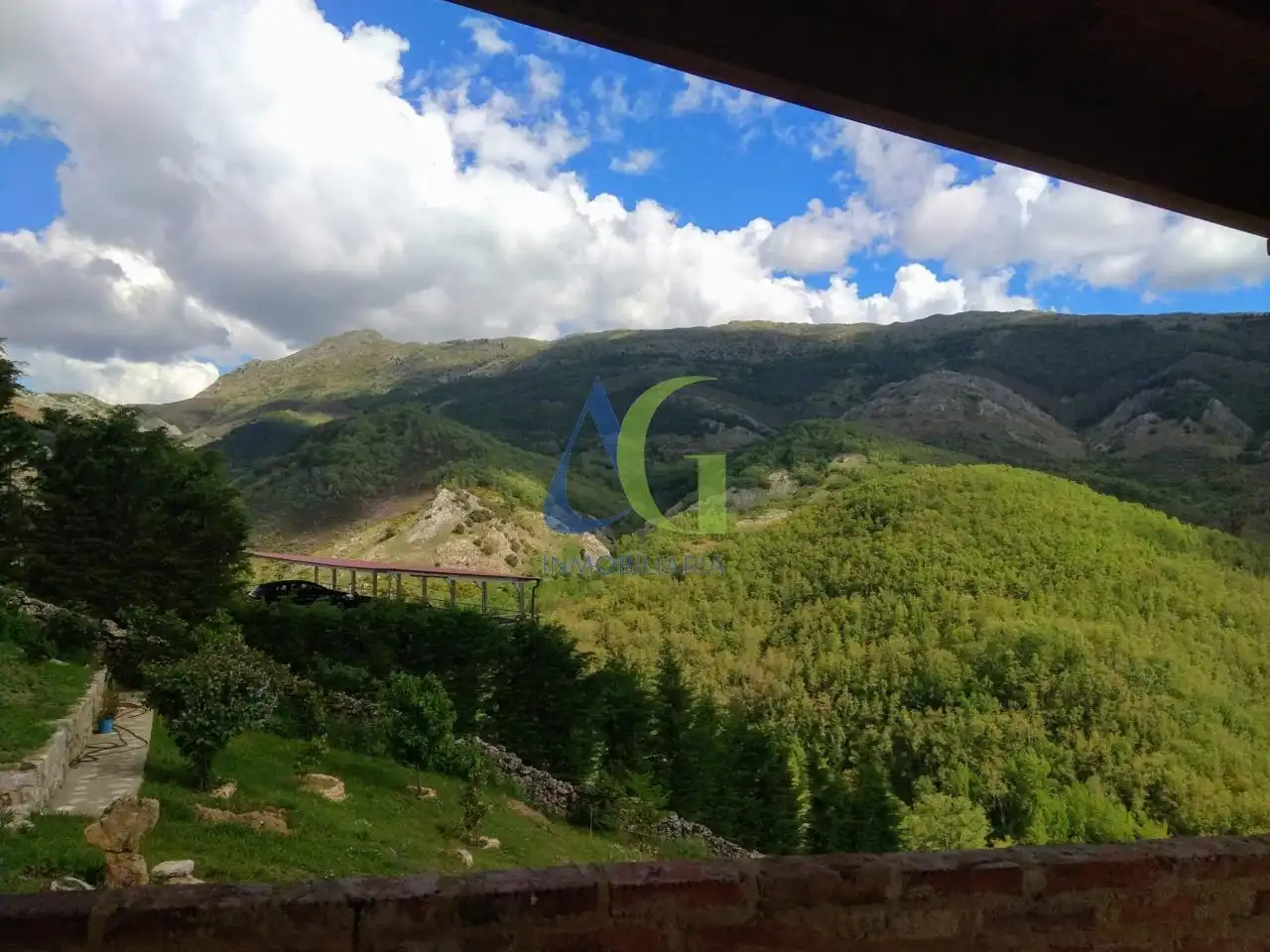Jardín de Casa o chalet en venta en Cistierna con Calefacción, Jardín privado y Parquet