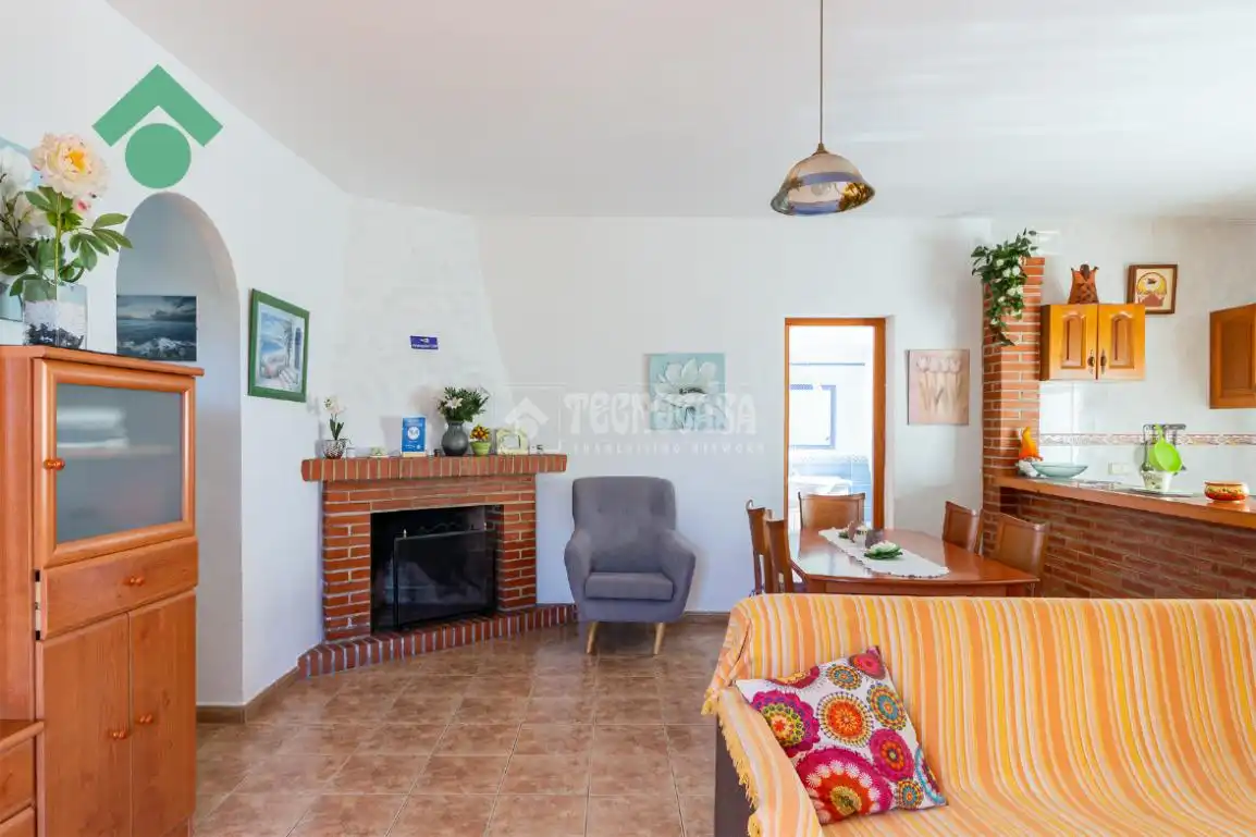 Sala d'estar de Finca rústica en venda en Nerja amb Piscina