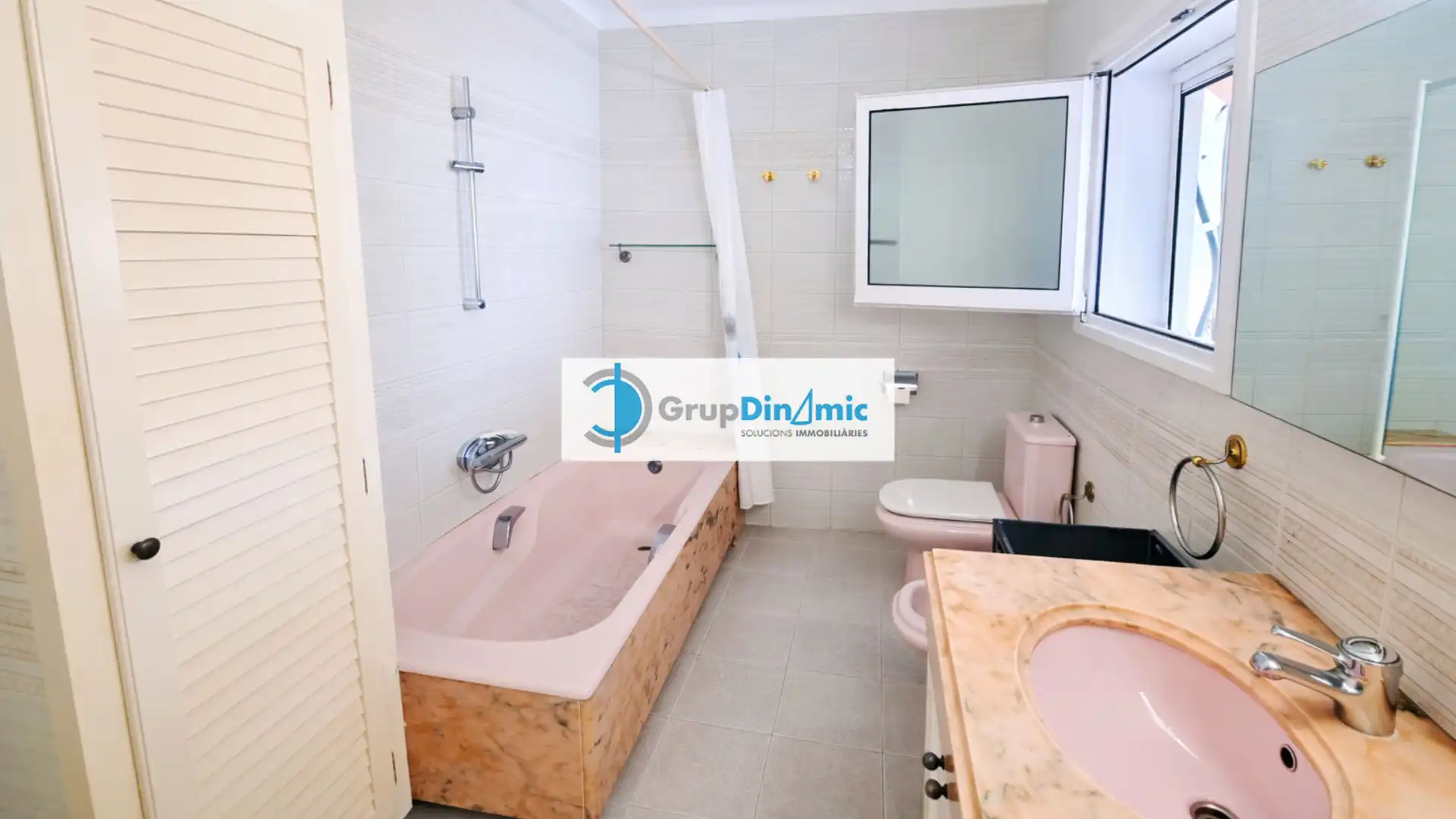 Bathroom of Flat for sale in Palamós  with Air Conditioner, Furnished and Oven