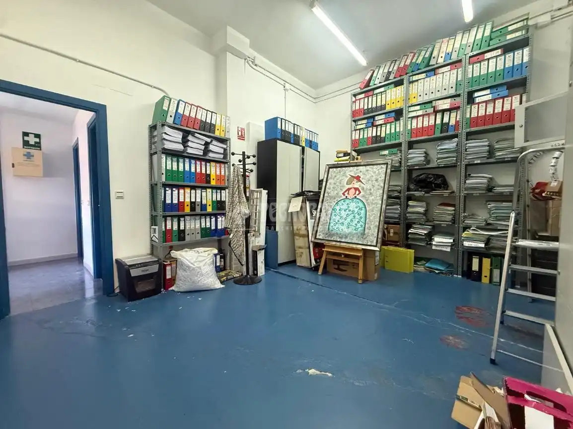 Office for sale in Madrid  with Air Conditioner, Heating and Alarm