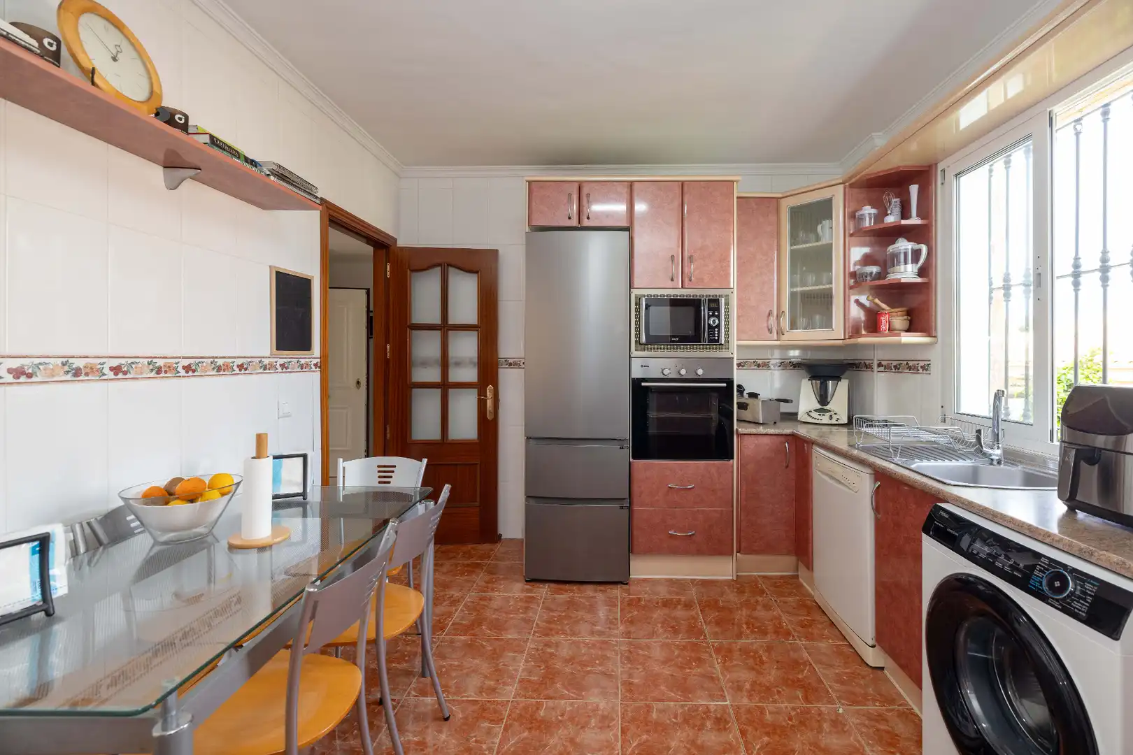 Cuina de Casa o xalet en venda en Alhaurín de la Torre amb Aire condicionat, Calefacció i Jardí privat