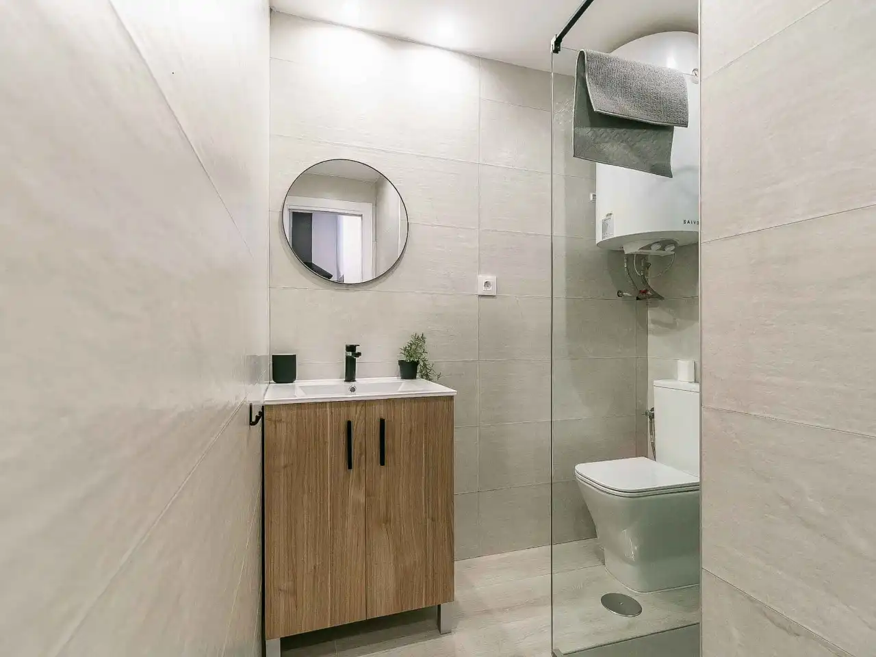 Baño de Piso de alquiler en Torremolinos con Aire acondicionado y Balcón