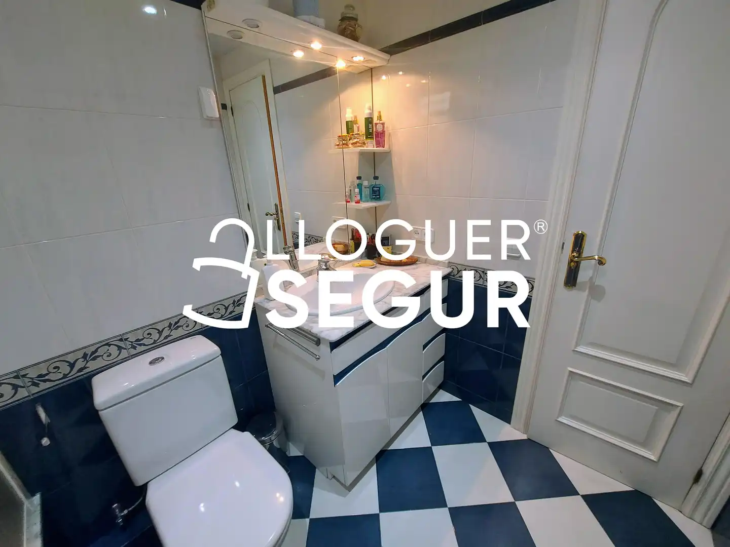 Baño de Piso de alquiler en Barcelona con Aire acondicionado, Calefacción y Terraza