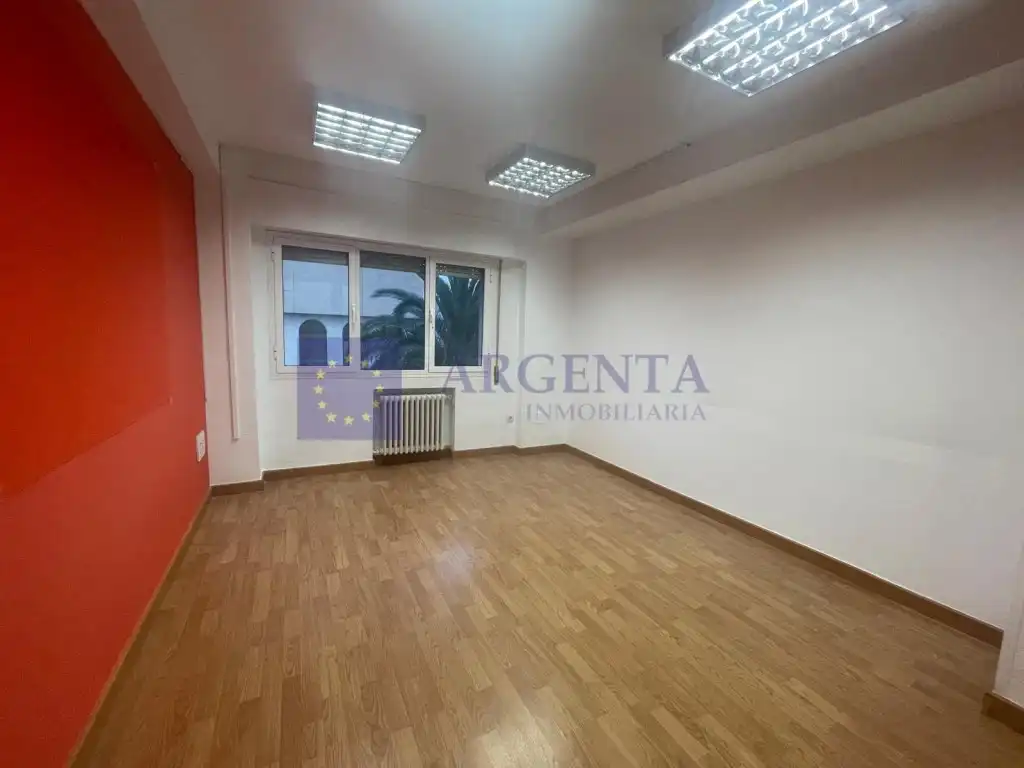 Local comercial en alquiler en Avenida España