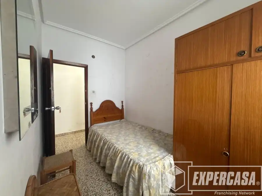 Room in Calle Nueve de Ocubtre, 5, Casco Antiguo