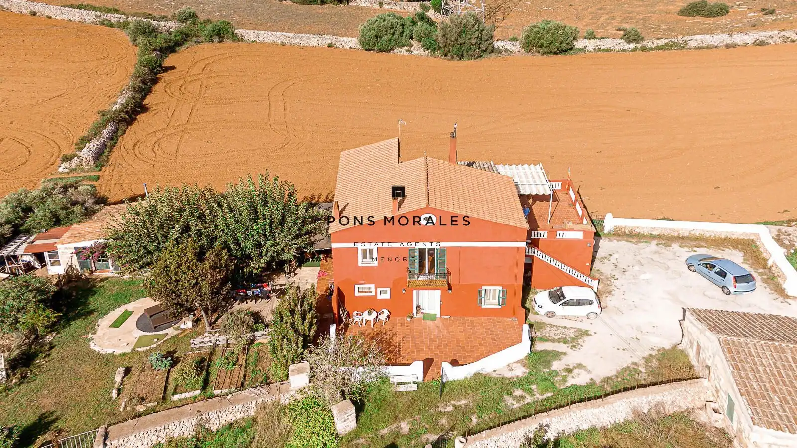 Casa rústica con terraza en venta en Cala Blanca, imagen 3