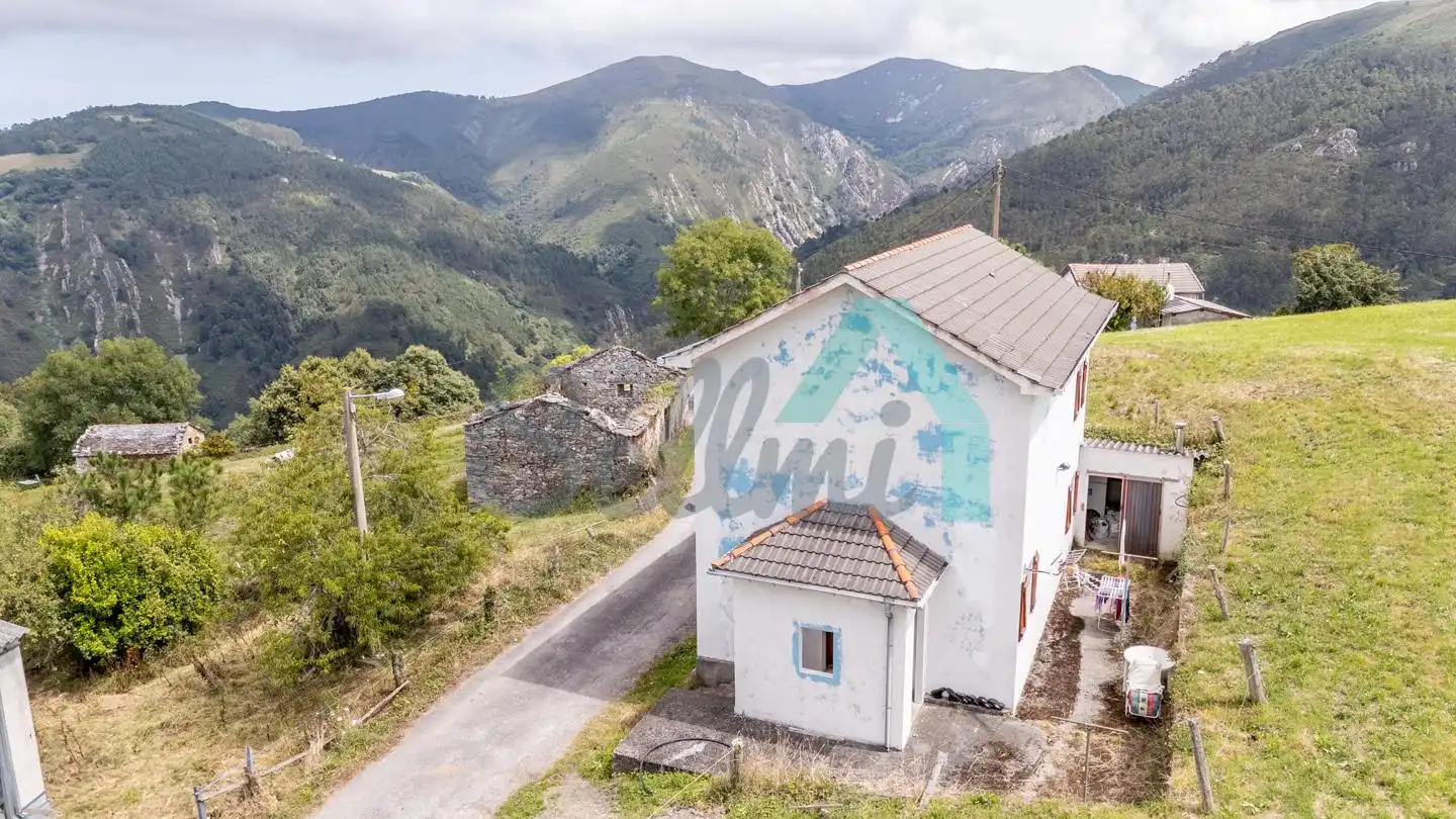 Houses for sale in La Cadorna, Valdés - Luarca