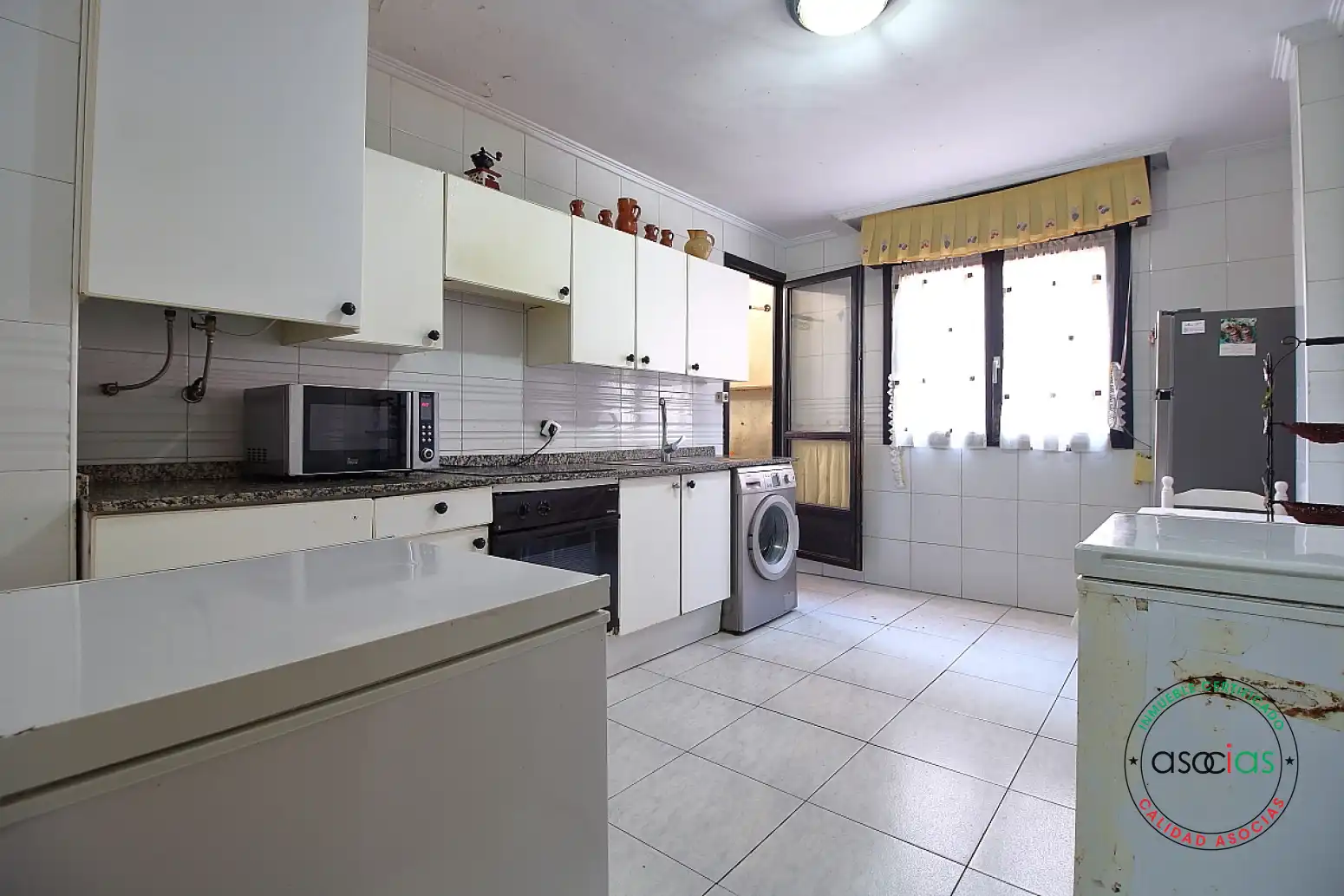 Cocina de Piso en venta en Gijón  con Calefacción, Parquet y Terraza