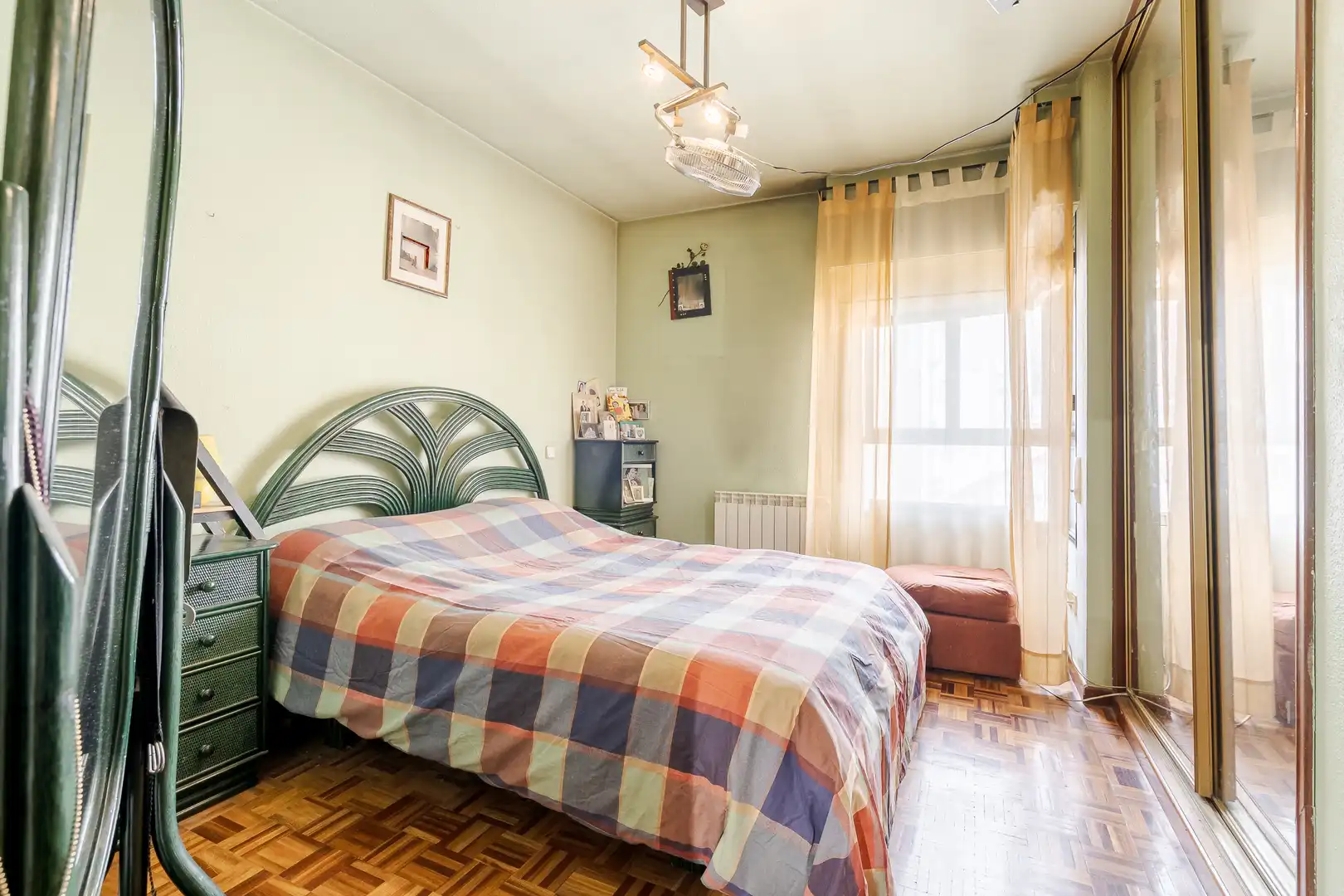 Schlafzimmer von Wohnung zum Verkauf in Madrid mit Privatgarten, Terrasse und Balkon