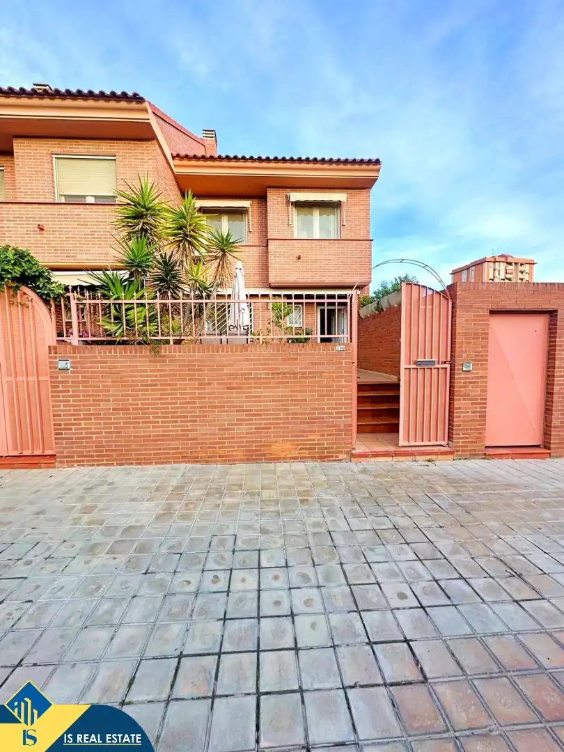 Jardí de Casa o xalet en venda en Alicante / Alacant amb Terrassa, Piscina i Moblat