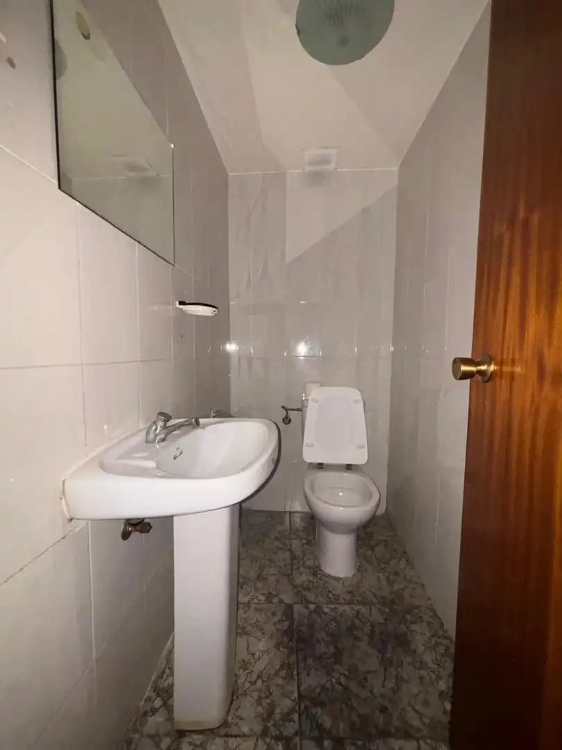 Baño de Local en venta en Polán con Aire acondicionado