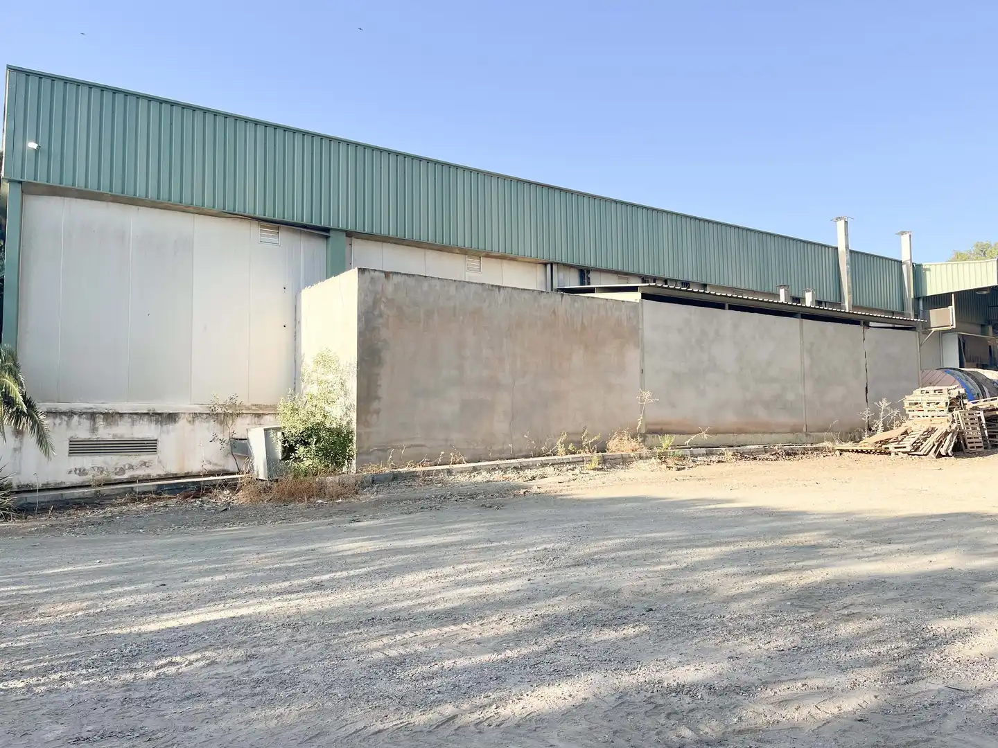 Vista exterior de Local de alquiler en Casabermeja