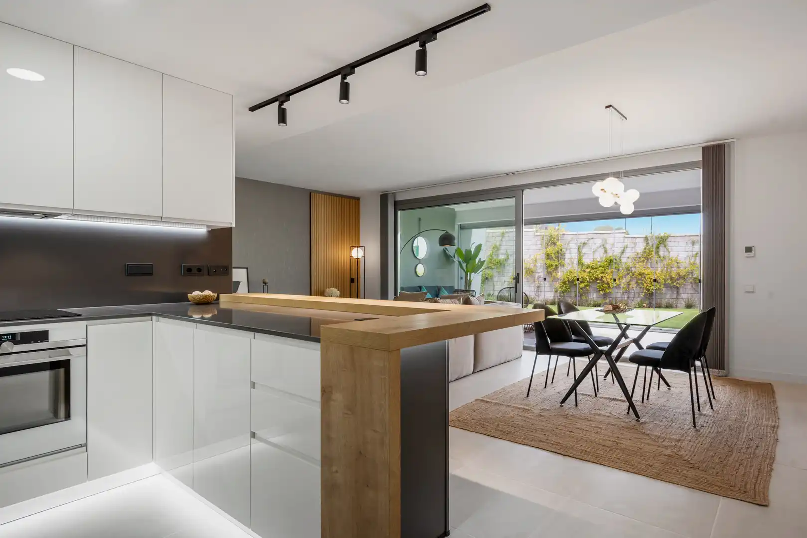 Apartamento con piscina en venta en Estepona Pueblo, imagen 8
