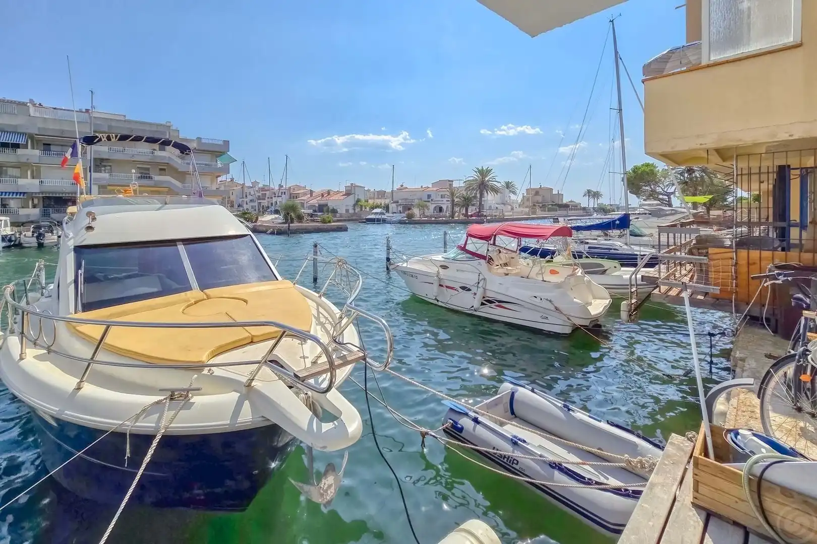 Einfamilien-Reihenhaus zum Verkauf in Empuriabrava mit Klimaanlage, Heizung und Terrasse