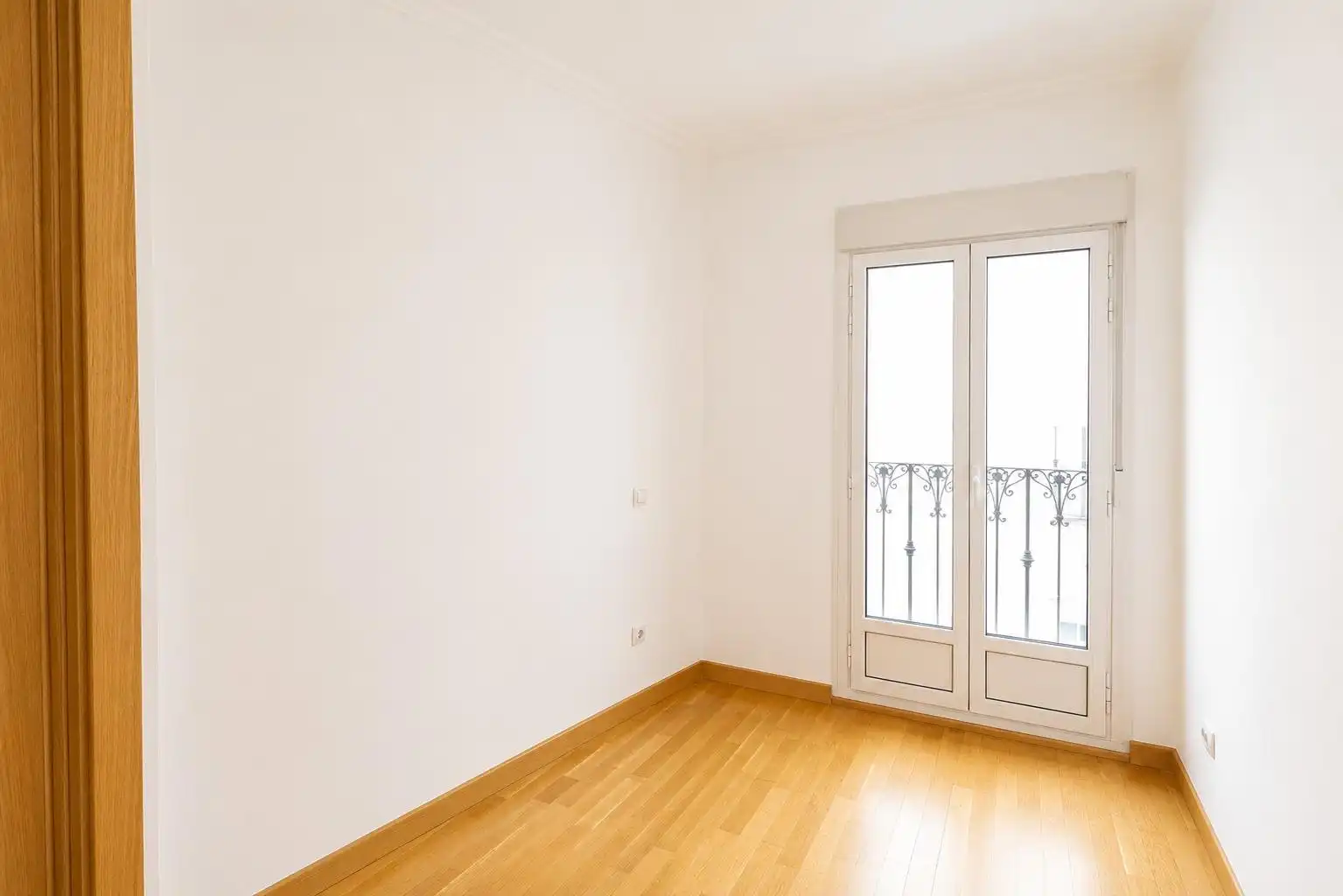 Bedroom of Flat for rent in Madrid  with Air Conditioner, Heating and Parquet flooring