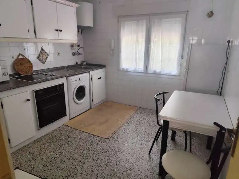 Cuina de Pis en venda en Pravia amb Moblat