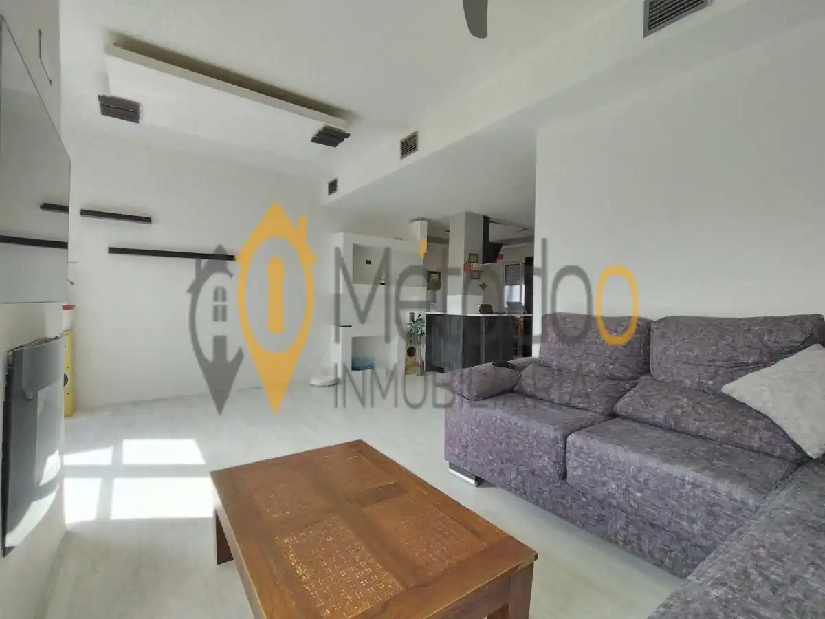 Living room of Flat for sale in Sevilla  with Air Conditioner, Heating and Storage room