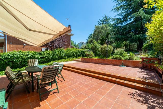 Casa-chalet en Venta en Calle de Dulcinea en Polideportivo Colonia