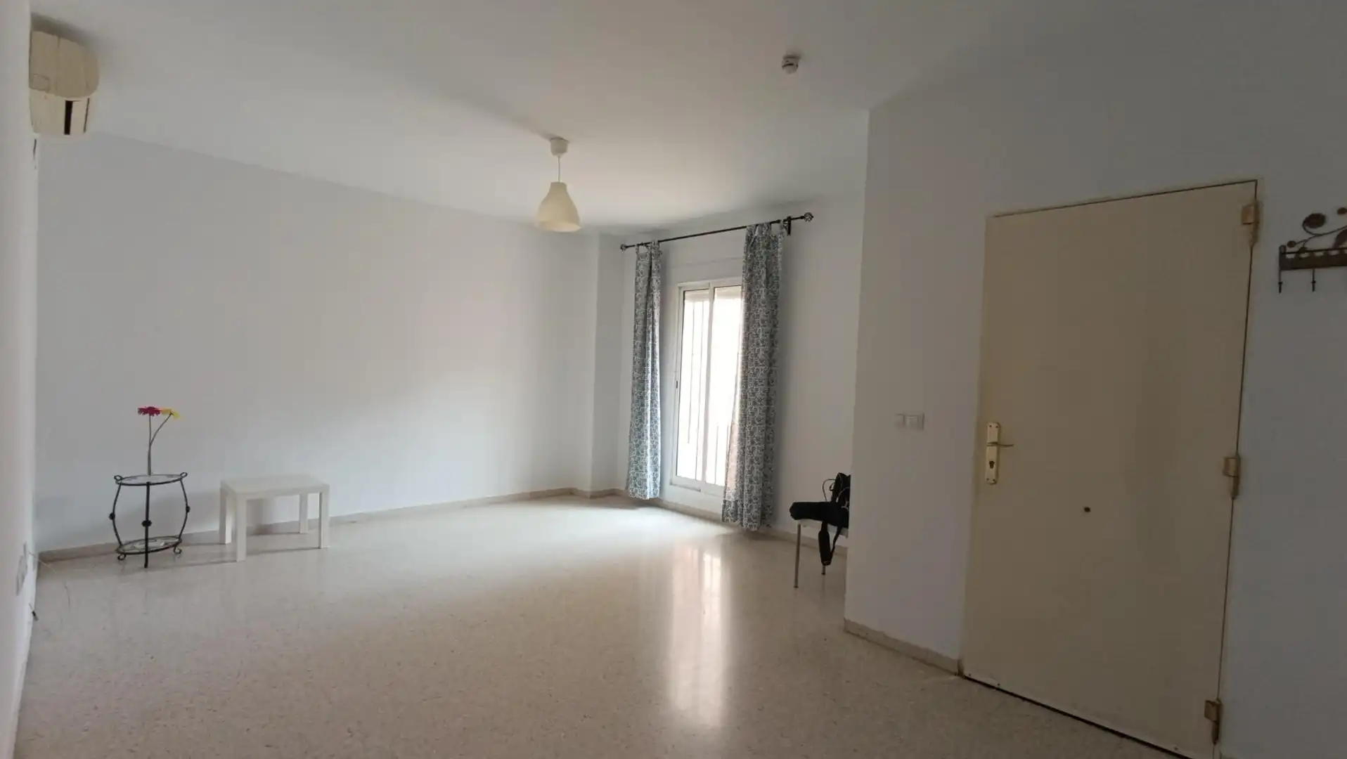 Sala d'estar de Casa adosada en venda en Gerena