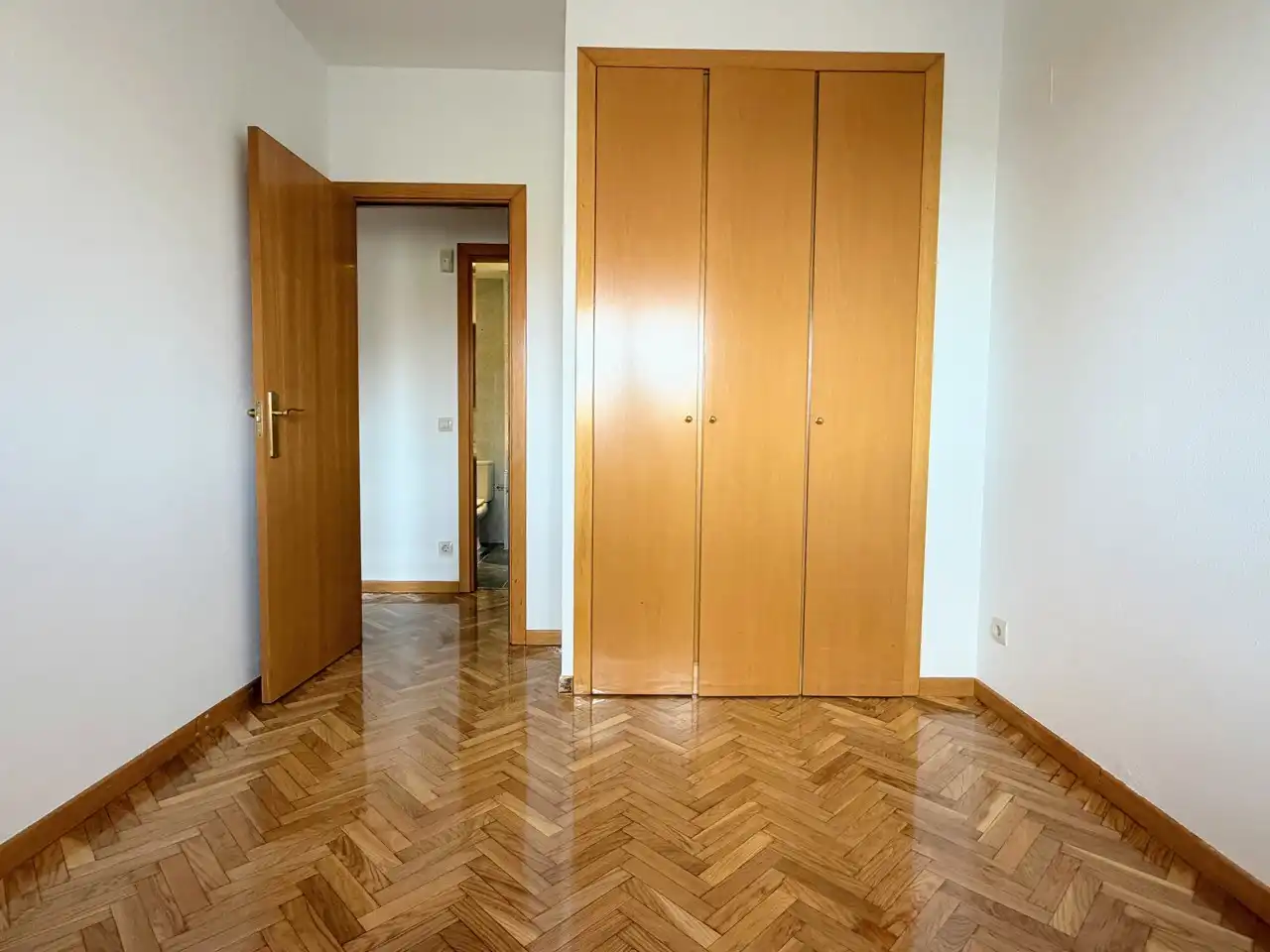 Bedroom of Flat for rent in Boadilla del Monte  with Heating, Parquet flooring and Terrace