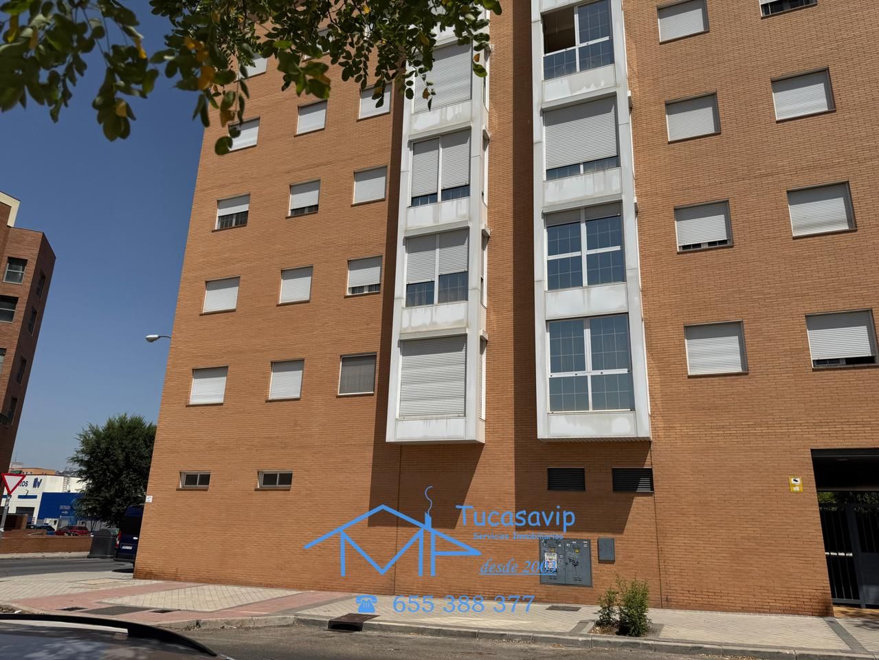 Exterior view of Flat for sale in  Madrid Capital  with Air Conditioner and Community pool