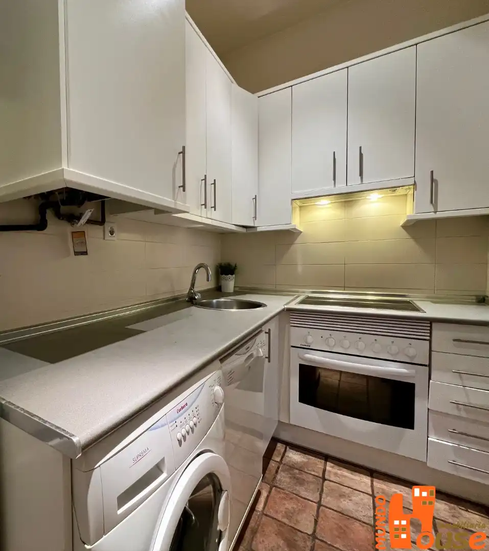 Cocina de Piso en venta en Real Sitio de San Ildefonso con Calefacción, Horno y Lavadora