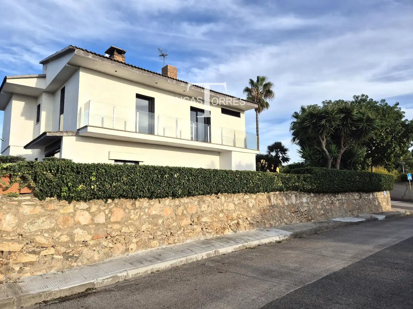 Vista exterior de Casa o chalet en venta en El Vendrell con Aire acondicionado, Jardín privado y Parquet