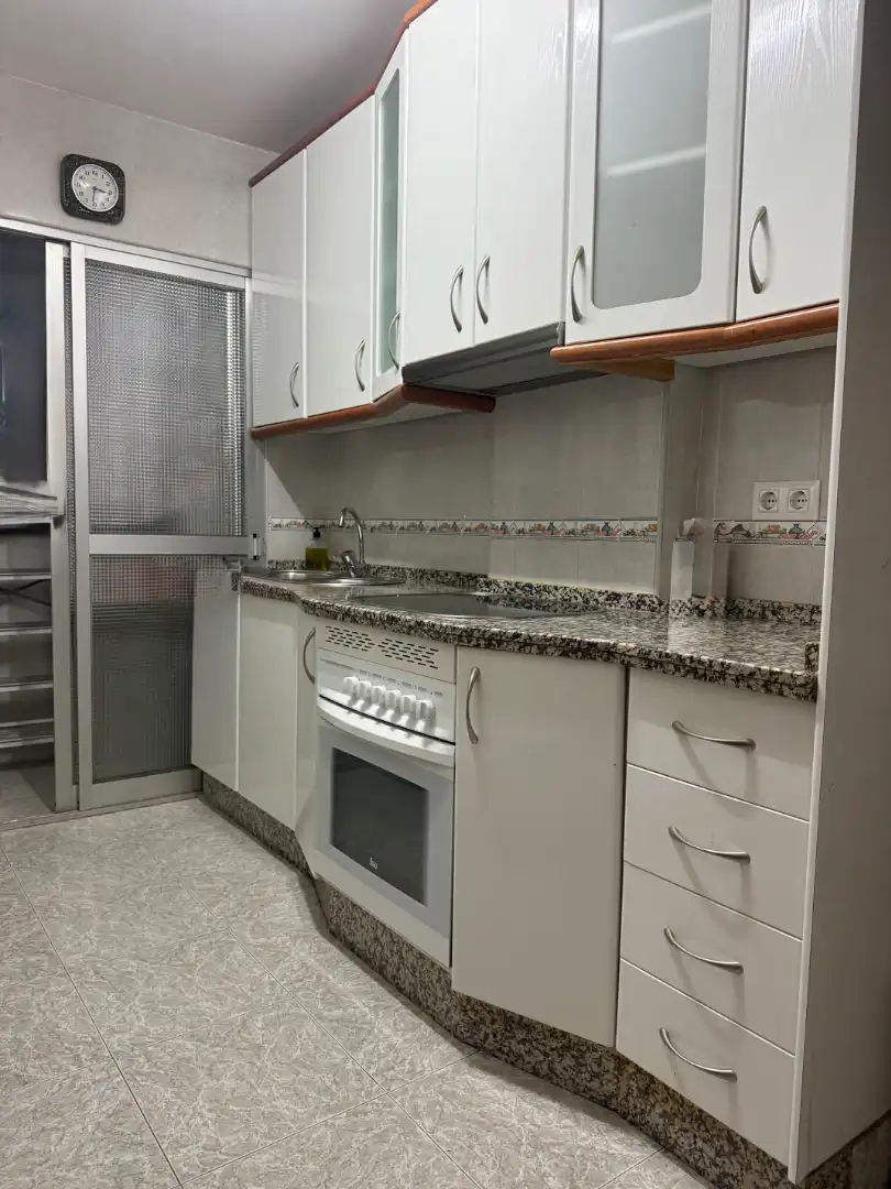Cocina de Piso en venta en Badajoz con Aire acondicionado, Horno y Lavadora