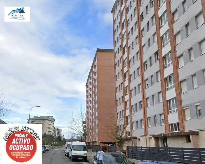 Vista exterior de Piso en venta en Laredo