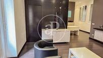 Flat for sale in  Madrid Capital  with Air Conditioner, Heating and Furnished