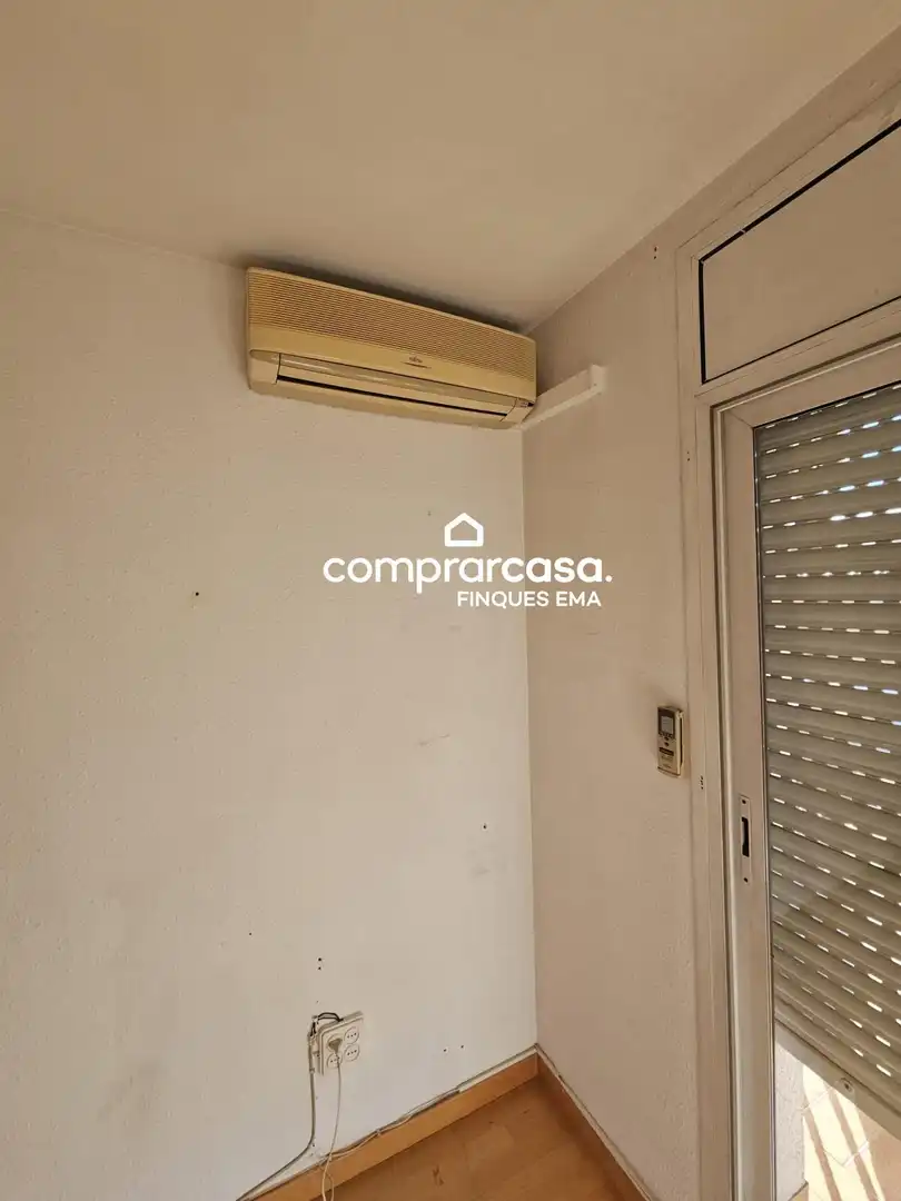 Àtic en venda en Rubí amb Terrassa, Balcó i Piscina comunitària