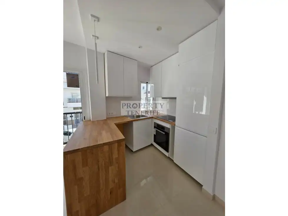 Kitchen of Apartments for sale in Adeje  with Furnished