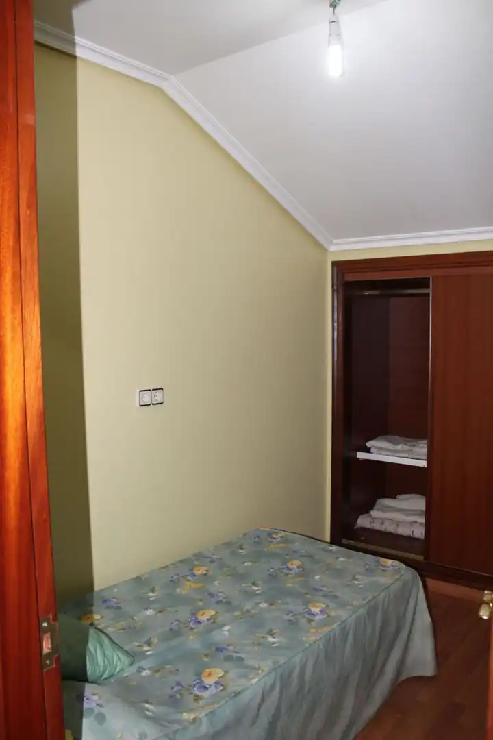 Dormitori de Casa o xalet en venda en Valdoviño amb Jardí privat i Traster