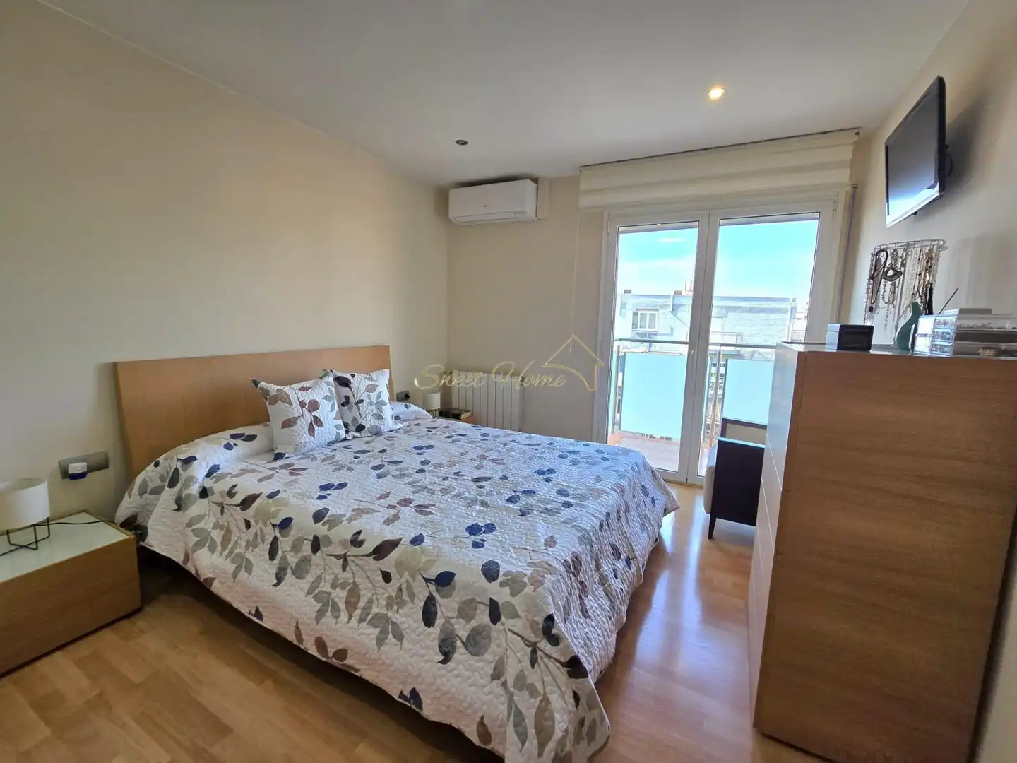Bedroom of Attic for sale in Montgat  with Air Conditioner, Heating and Terrace