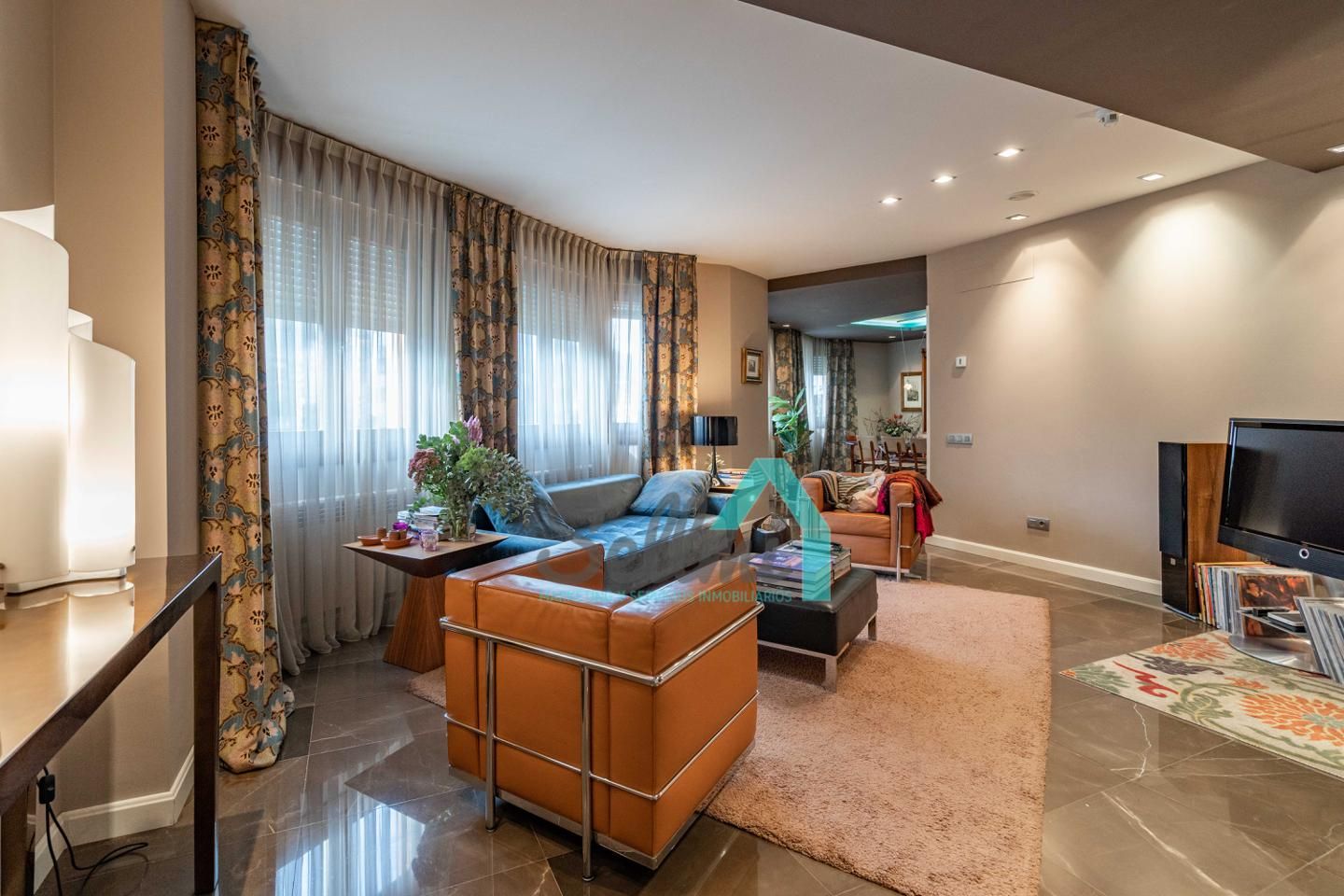 Living room of Duplex for sale in Oviedo   with Heating, Parquet flooring and Storage room