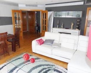 Living room of Flat for sale in  Zaragoza Capital  with Air Conditioner, Heating and Parquet flooring