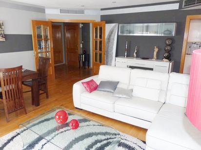 Living room of Flat for sale in  Zaragoza Capital  with Air Conditioner, Heating and Parquet flooring